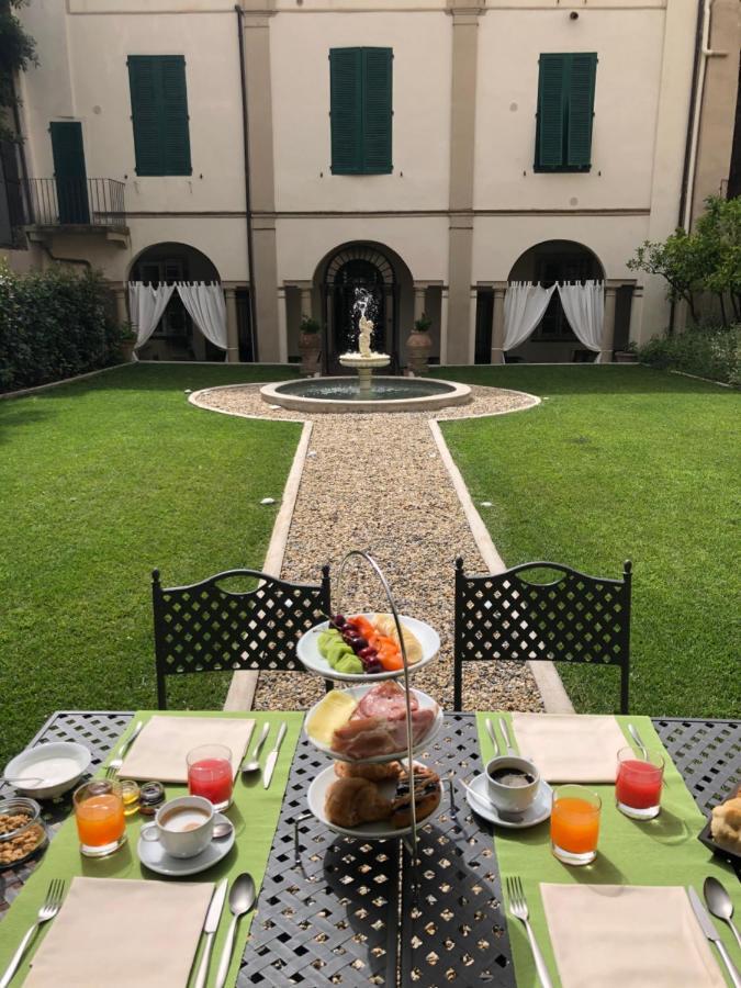 Lucus Exclusive Bed And Breakfast Lucca Exterior photo
